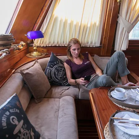 Boat San Marco بوتيل *