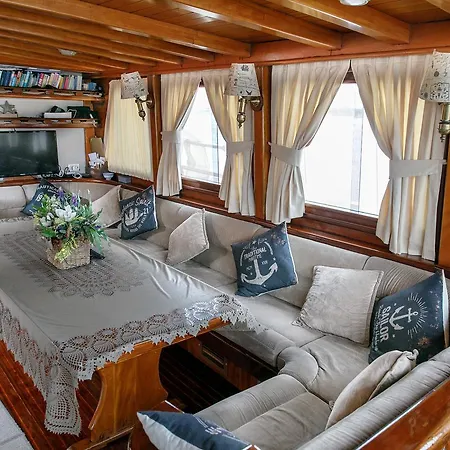 بوتيل Boat San Marco