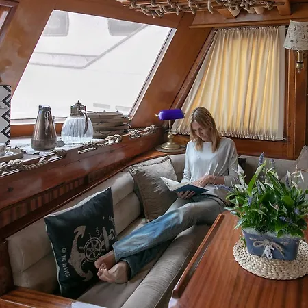 Boat San Marco بوتيل *