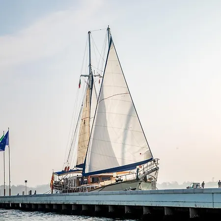 Boat San Marco بوتيل *