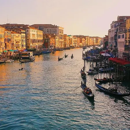 Boat San Marco بوتيل البندقية